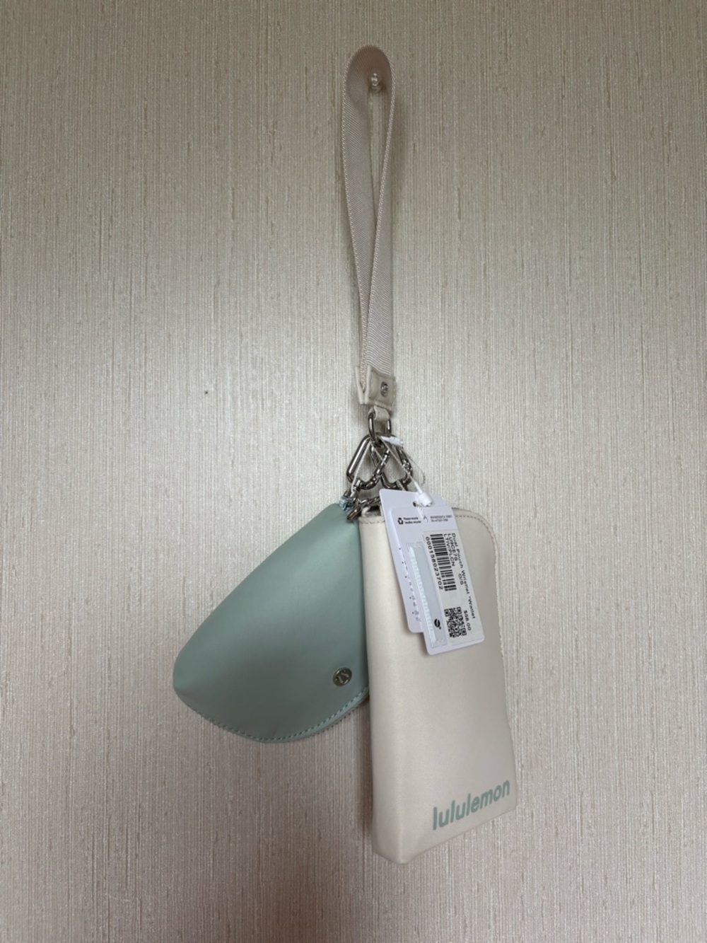 Lululemon Dual Pouch Wristlet Wallet in Mint & Cream